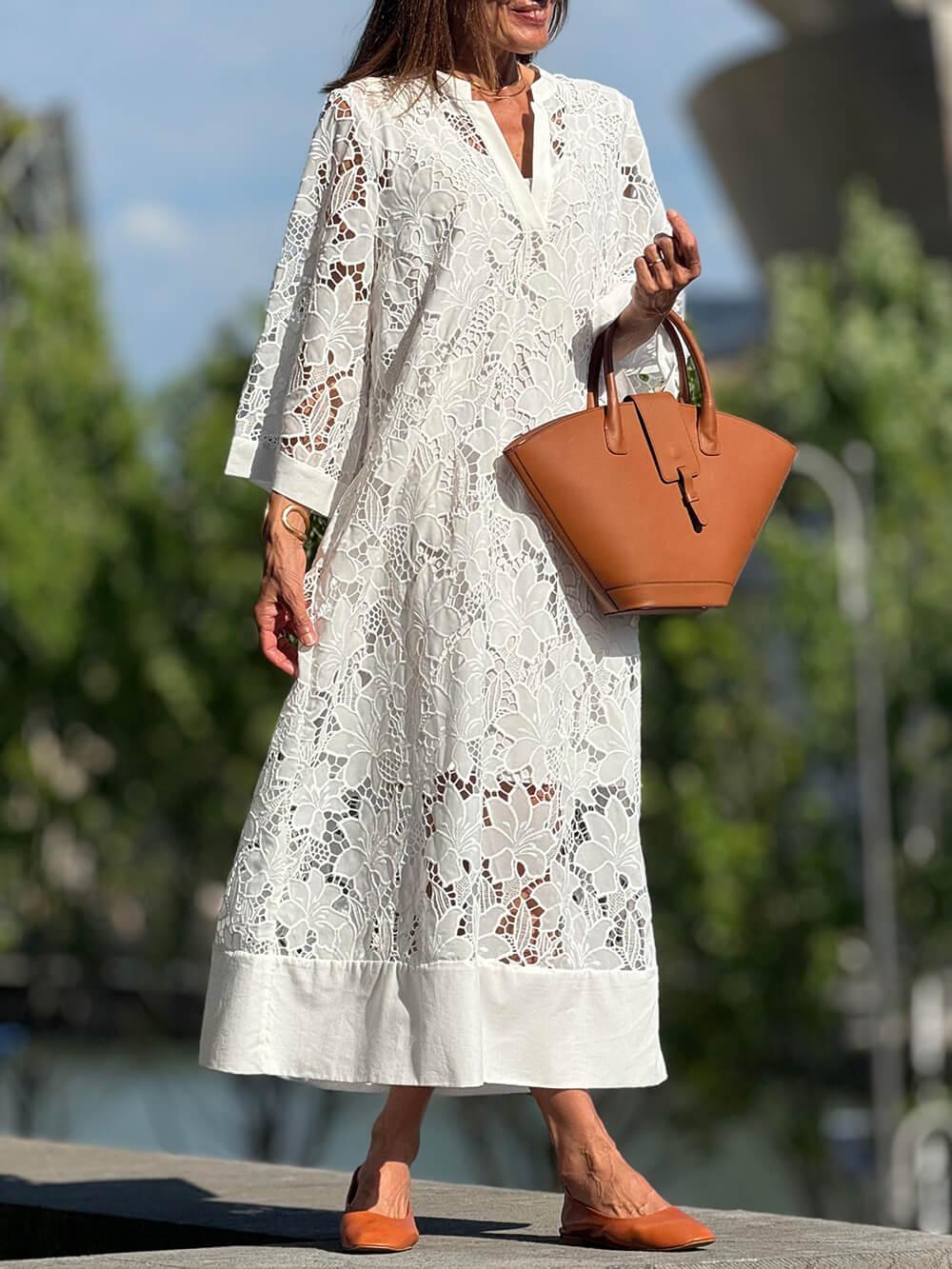 Maddalena | Blommig midiklänning med V-ringning och strandglamour