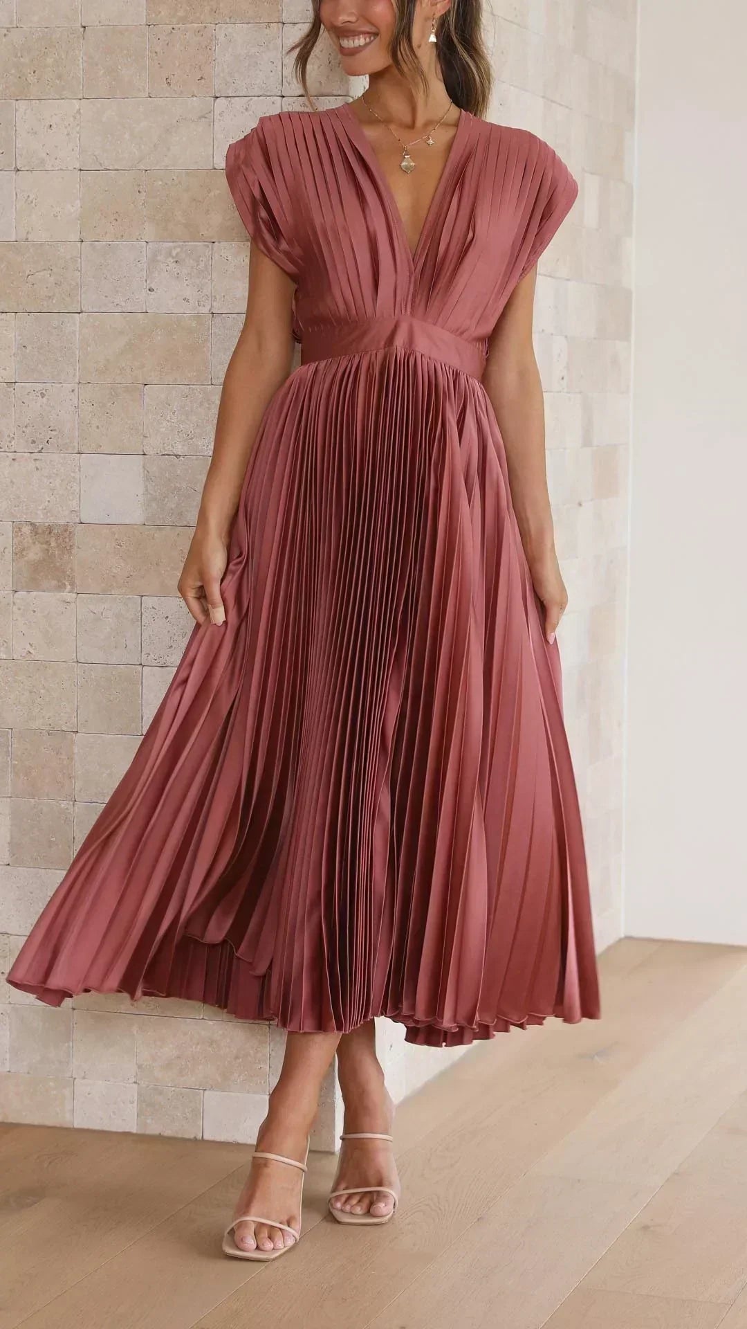 Sina | Elegant plisserad klänning