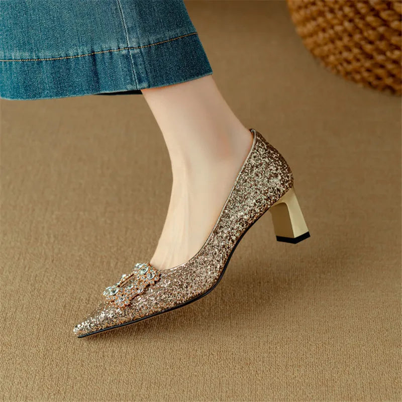 Yara | Glittrande pumps