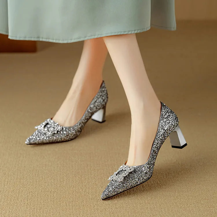 Yara | Glittrande pumps