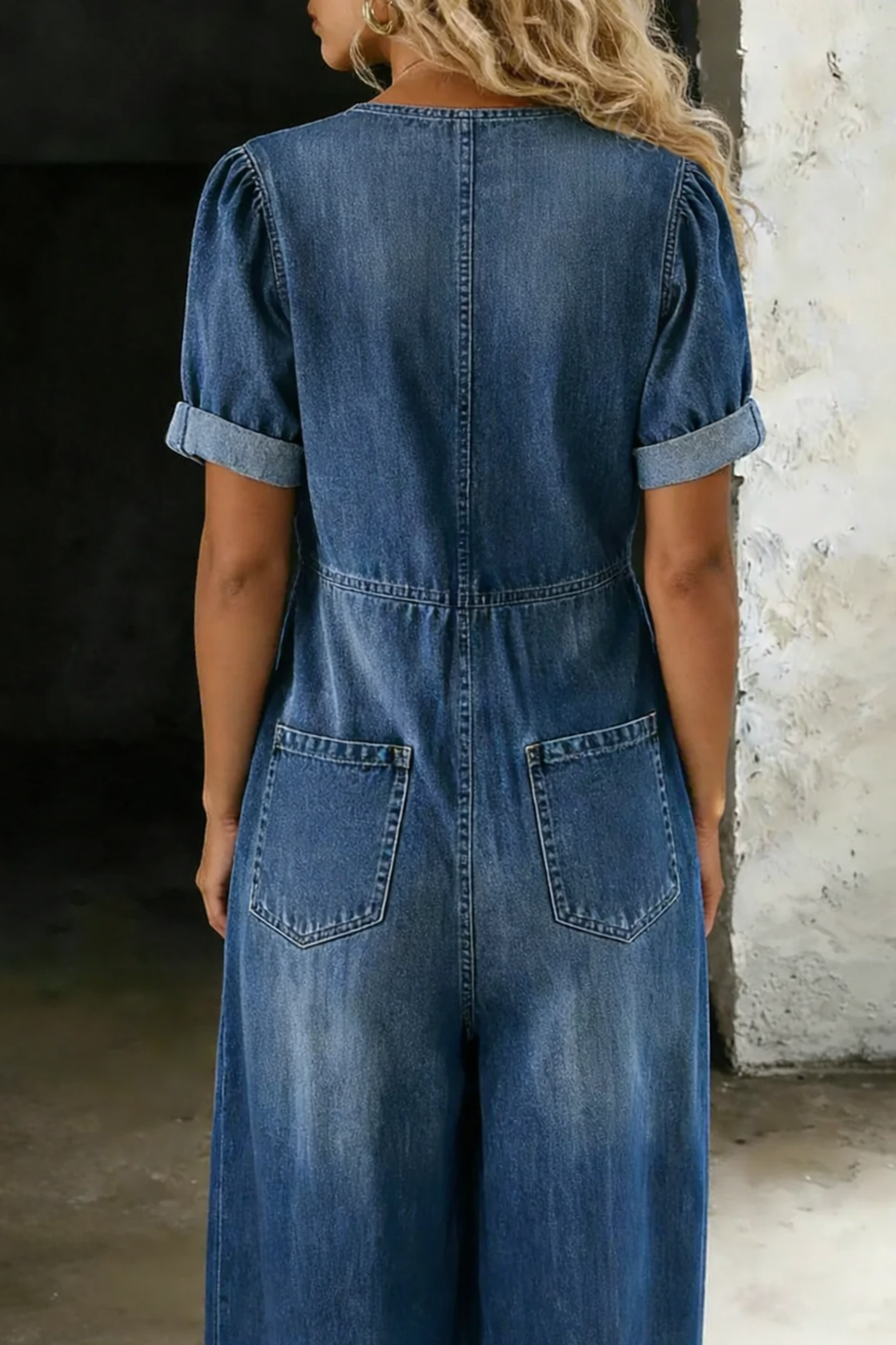 Josefine | Kortärmad jumpsuit med V-ringning