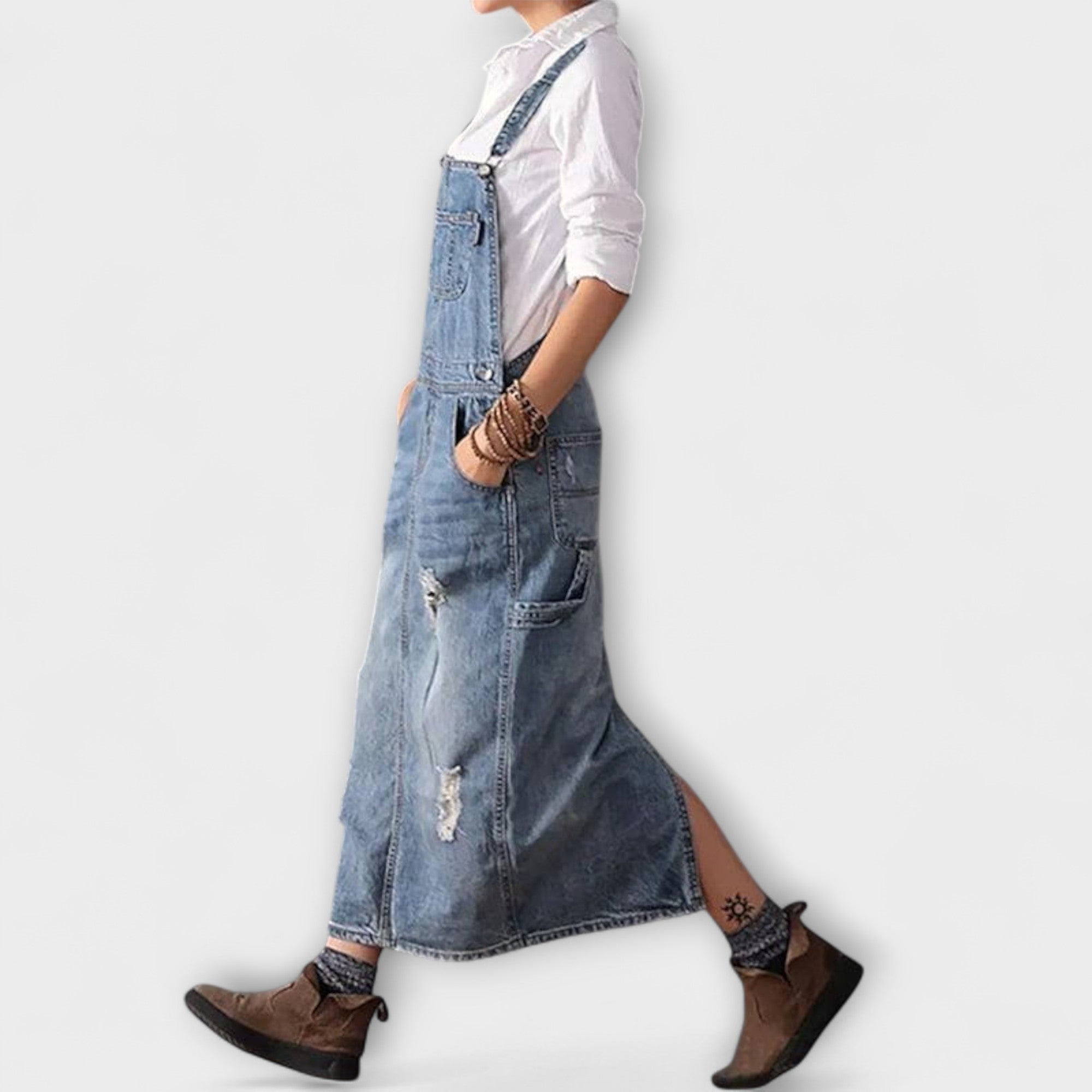 Trude | Hängselklänning i denim med retrokänsla