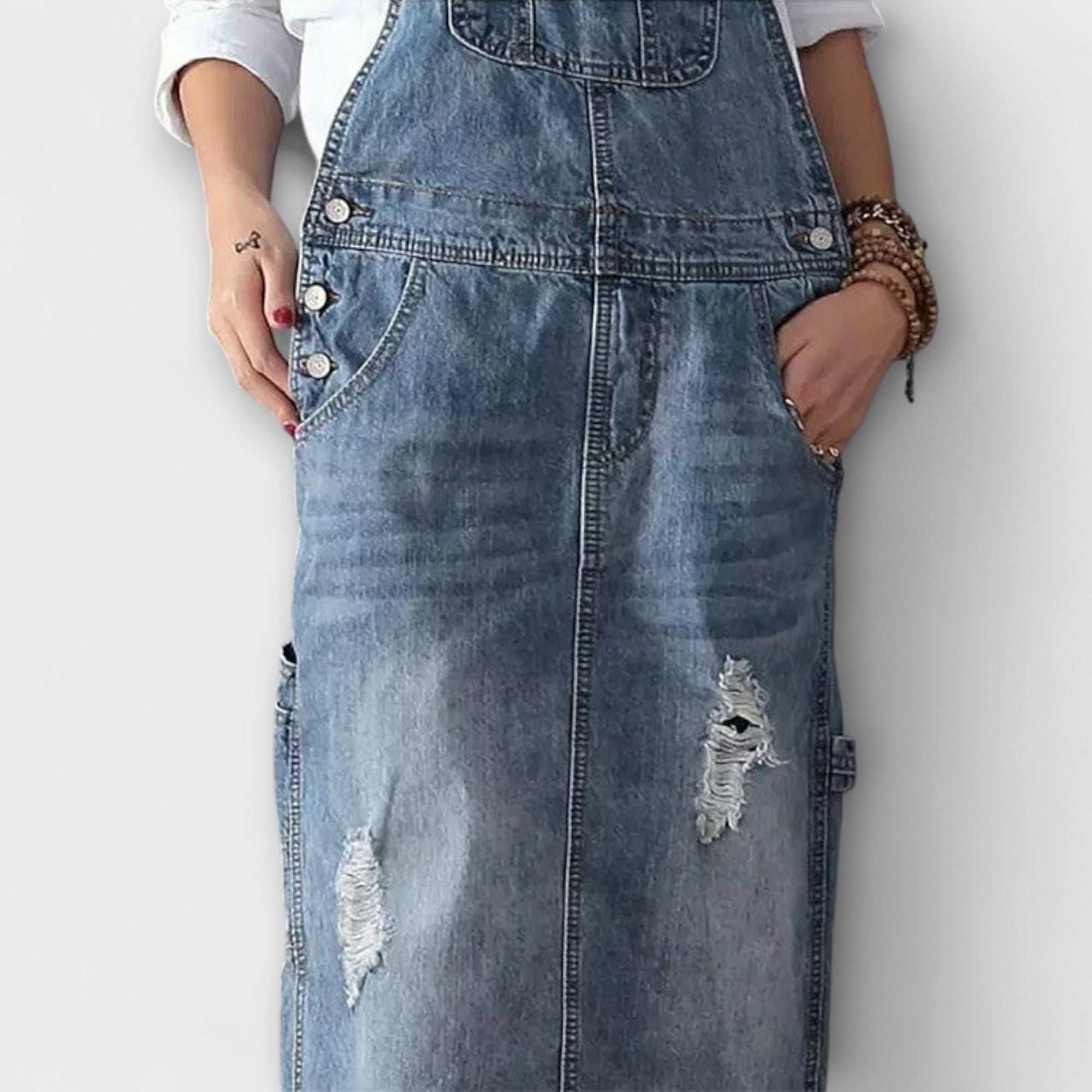 Trude | Hängselklänning i denim med retrokänsla