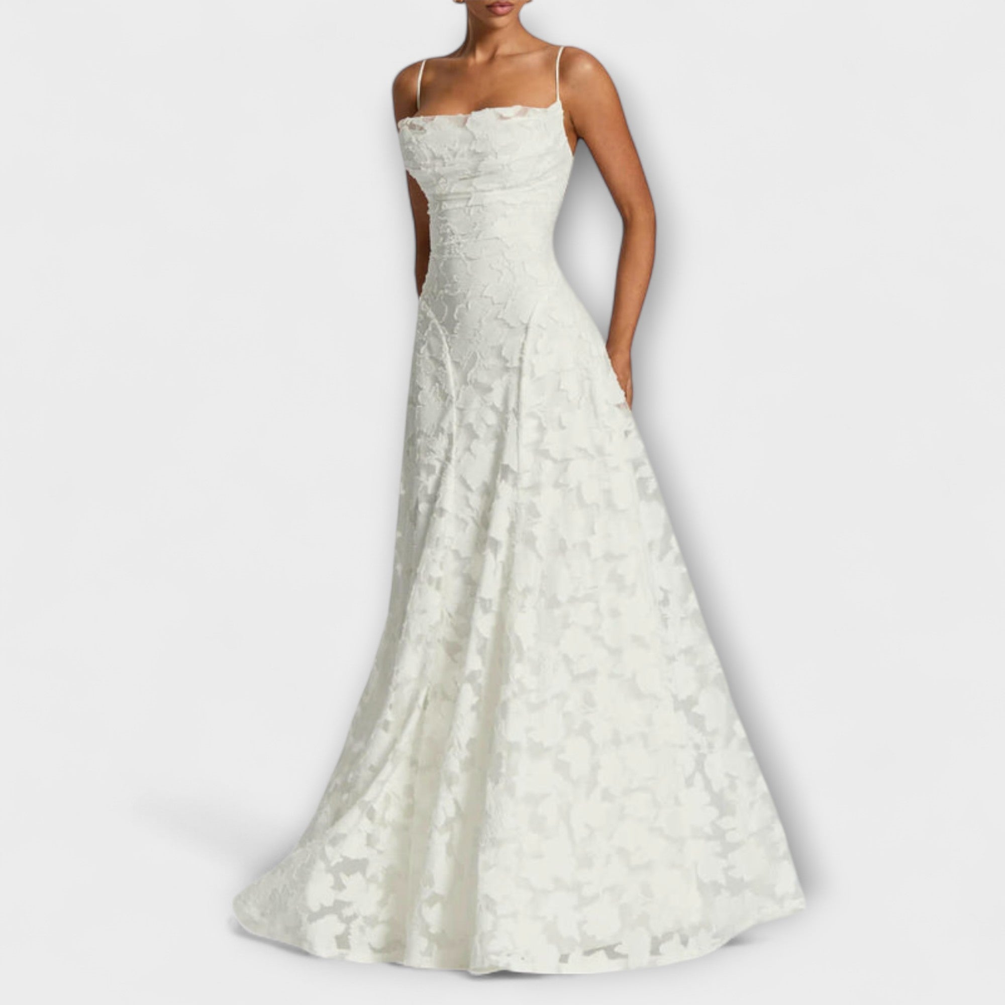 Mina | Elegant maxiklänning med blommig struktur