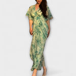 Friedl | Elegant blommig klänning med V-ringning