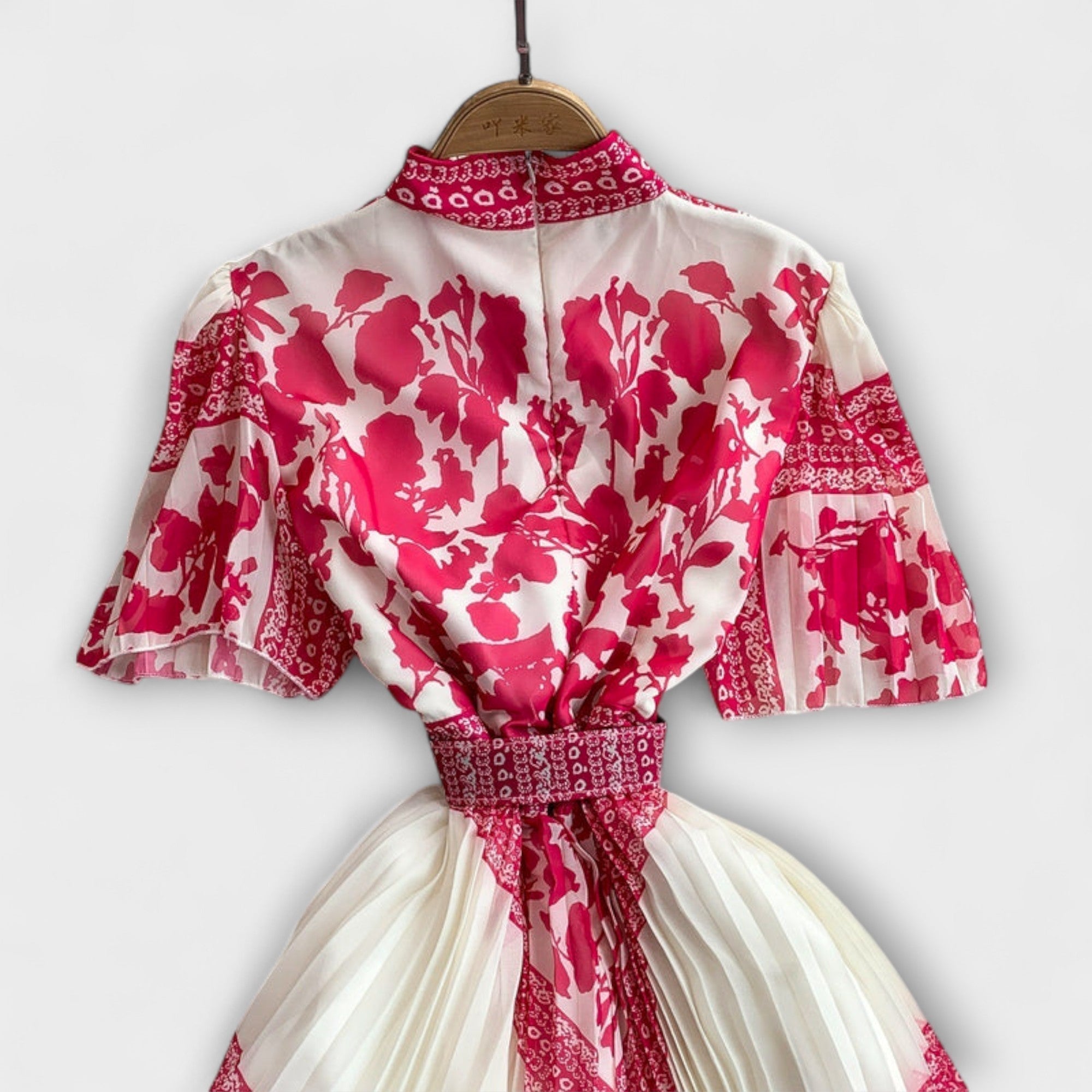 Isabell | Klänning med vintageinspirerat tryck