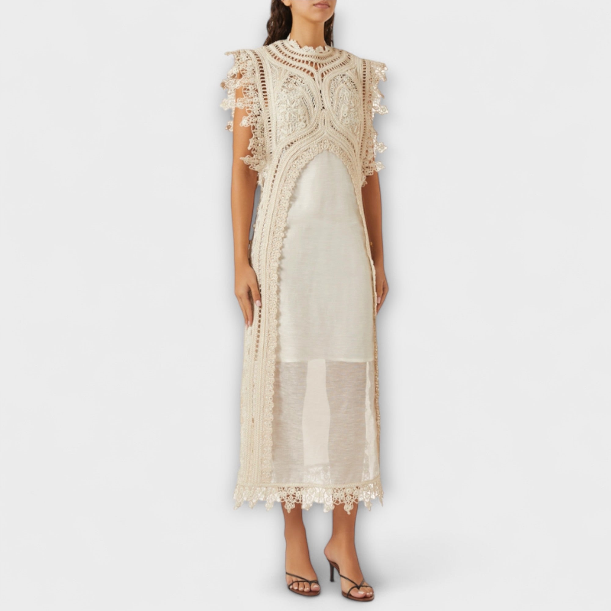 Sarah | Långklänning i genombruten organza