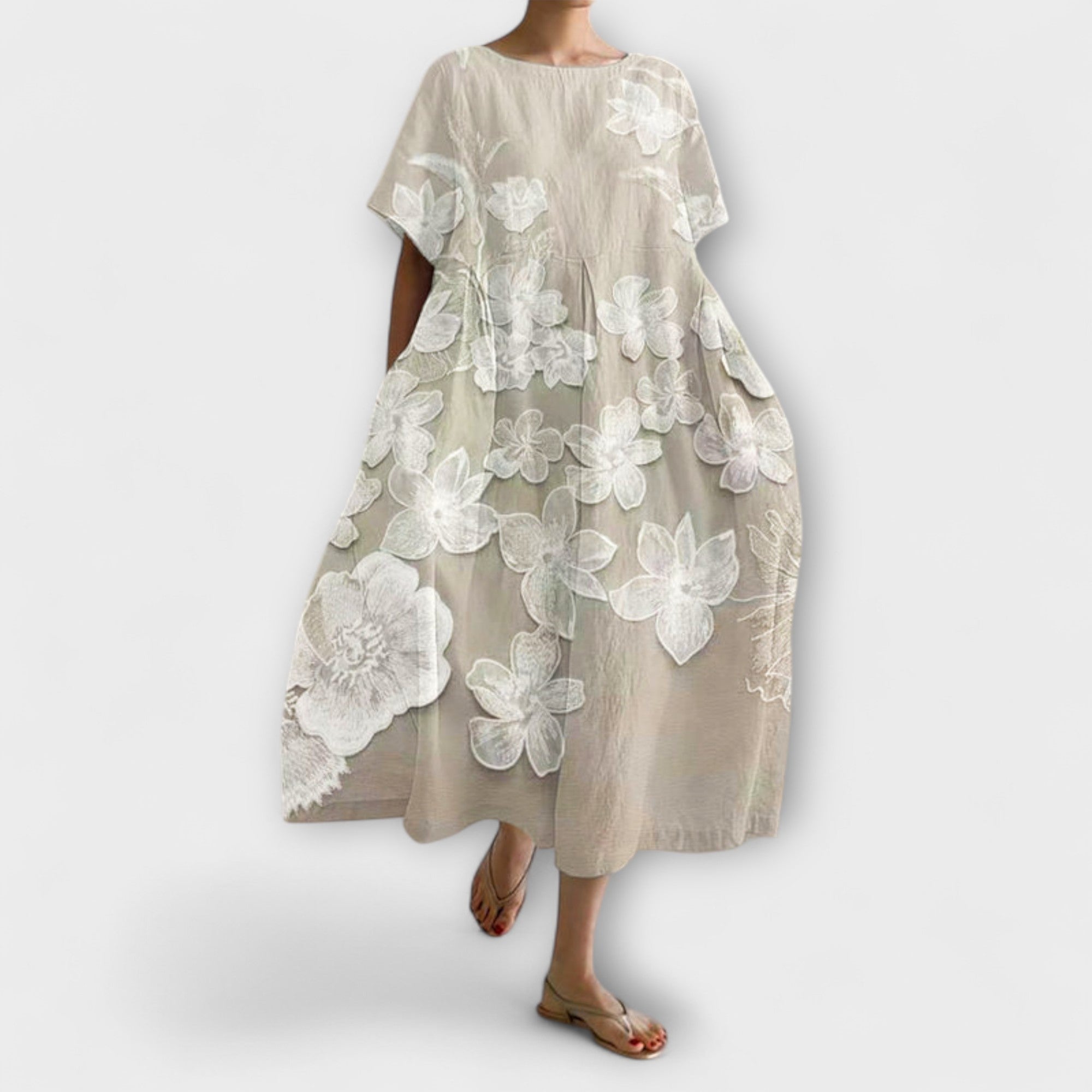 Lilli | Elegant klänning med vita blommor