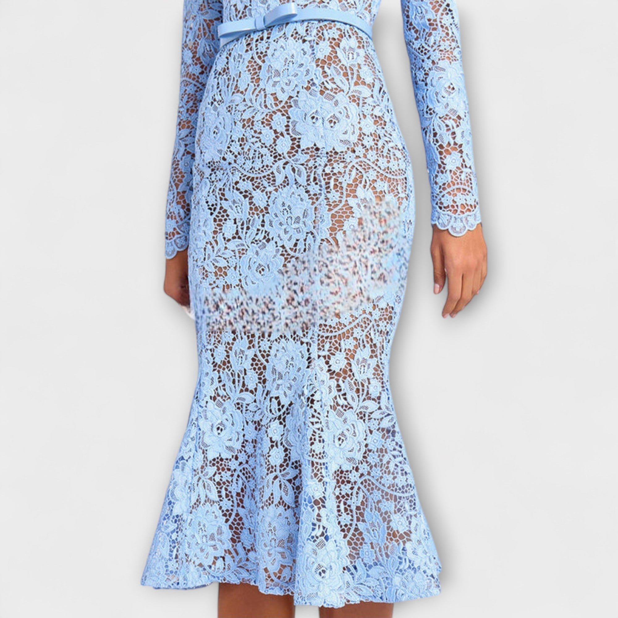 Monika | Elegant klänning med blommig spets