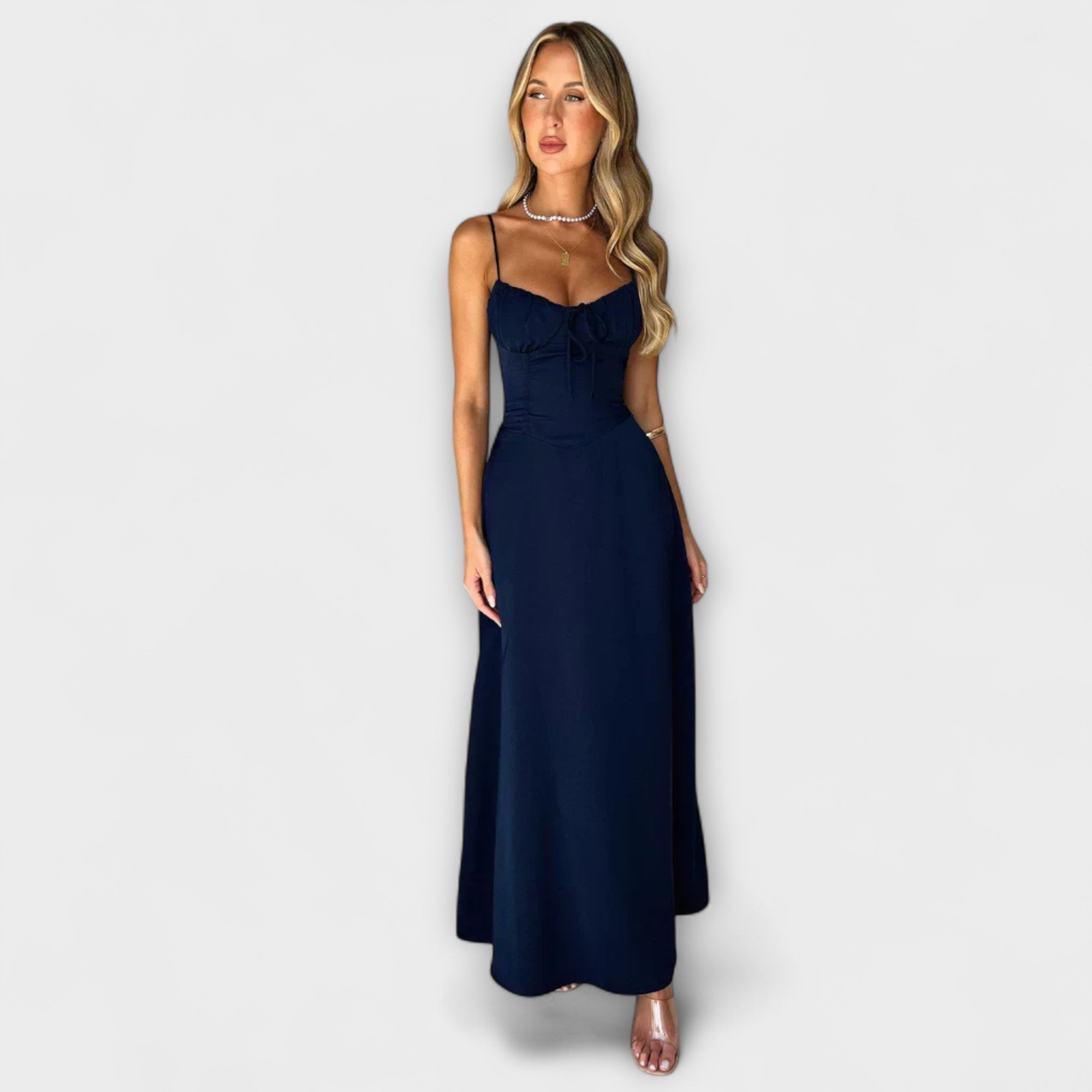 Linde | Elegant midiklänning
