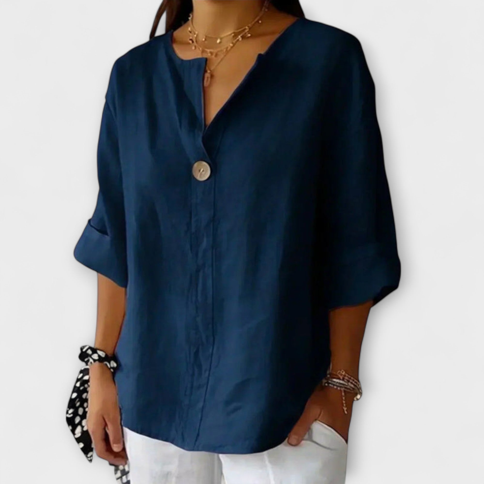 Maya | Elegant blus med V-ringning