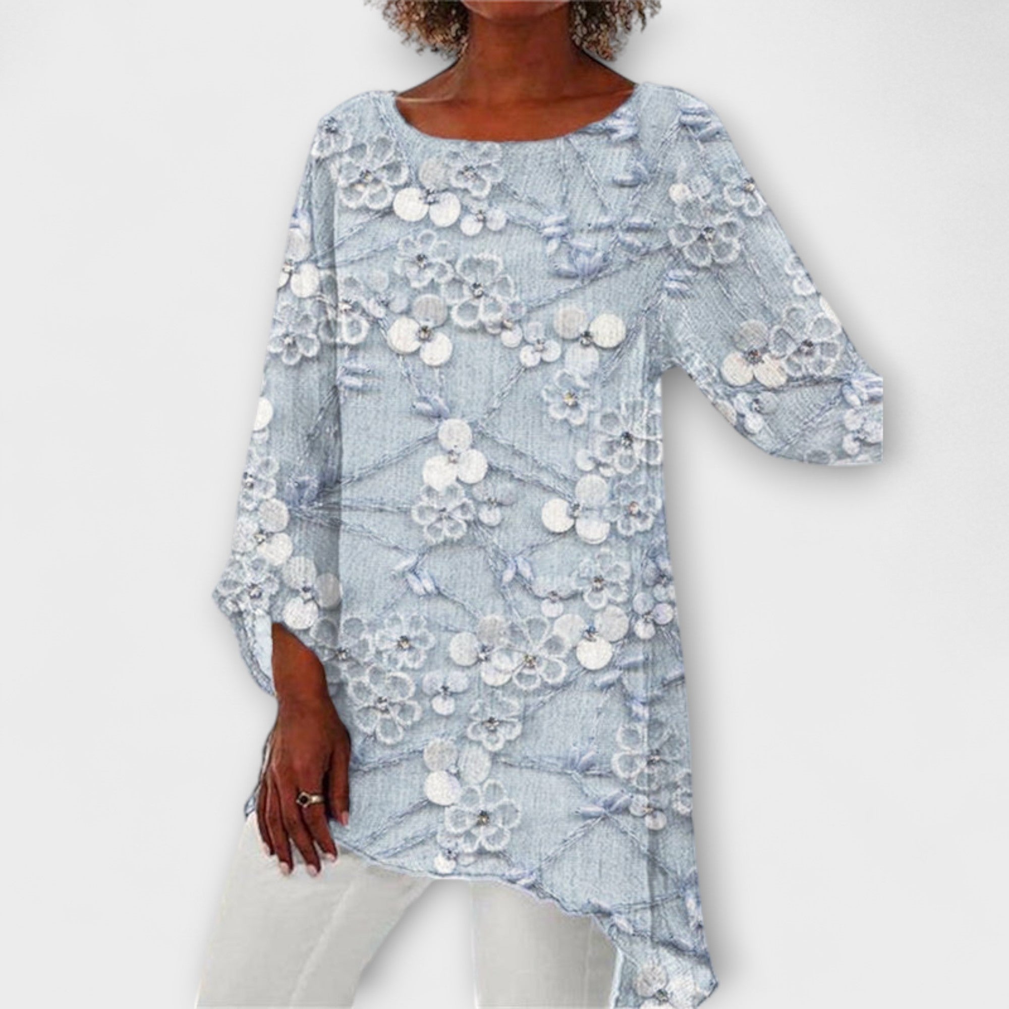 Anne-Sophie | Blus med kristallinspirerat blommönster