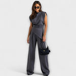 Charlotte | Asymmetrisk kostym med draperade axlar