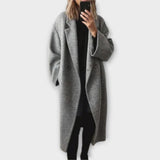Alina | Elegant lång kappa med slag