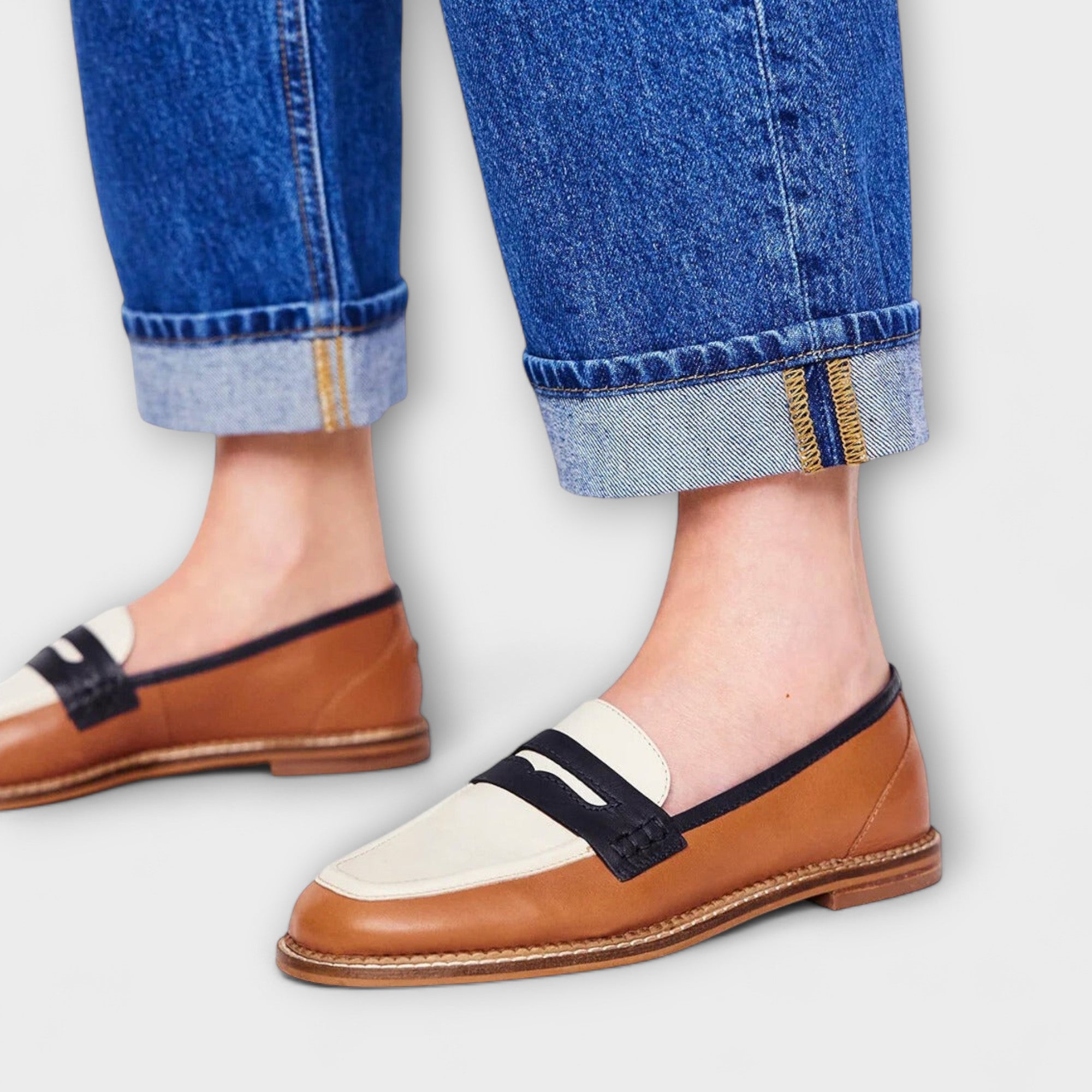 Zeynep | Brun mockasin med rund tå och färgblockdesign