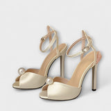 Viktoria | Peep-toe-skor i fint siden