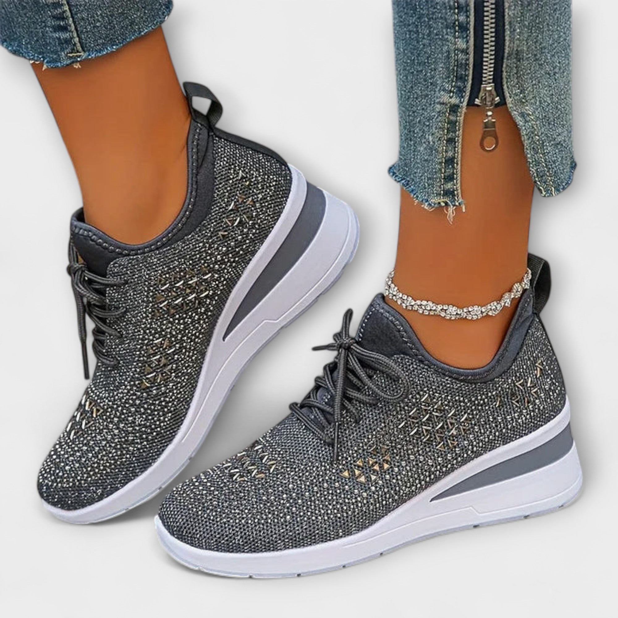 Edeltraud | Skimrande sneakers med strass