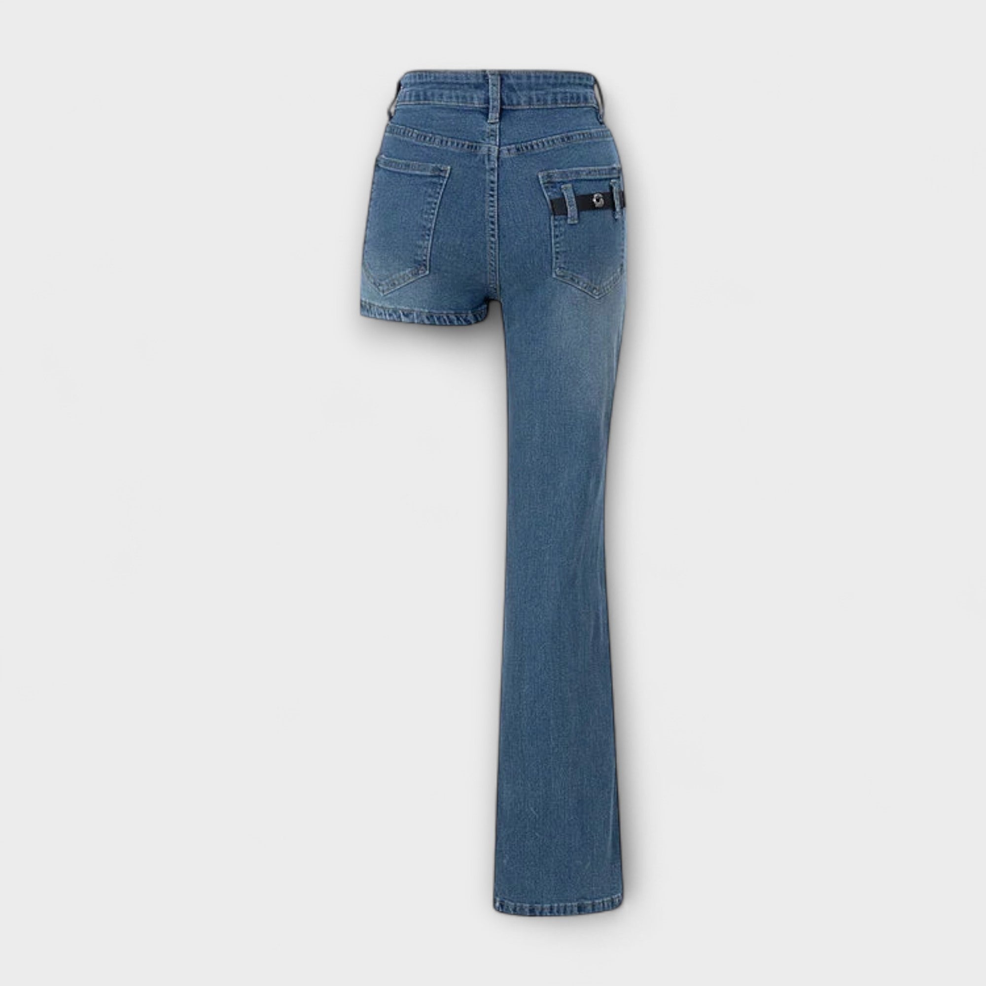 Selina | Asymmetriska denimshorts med axelrem