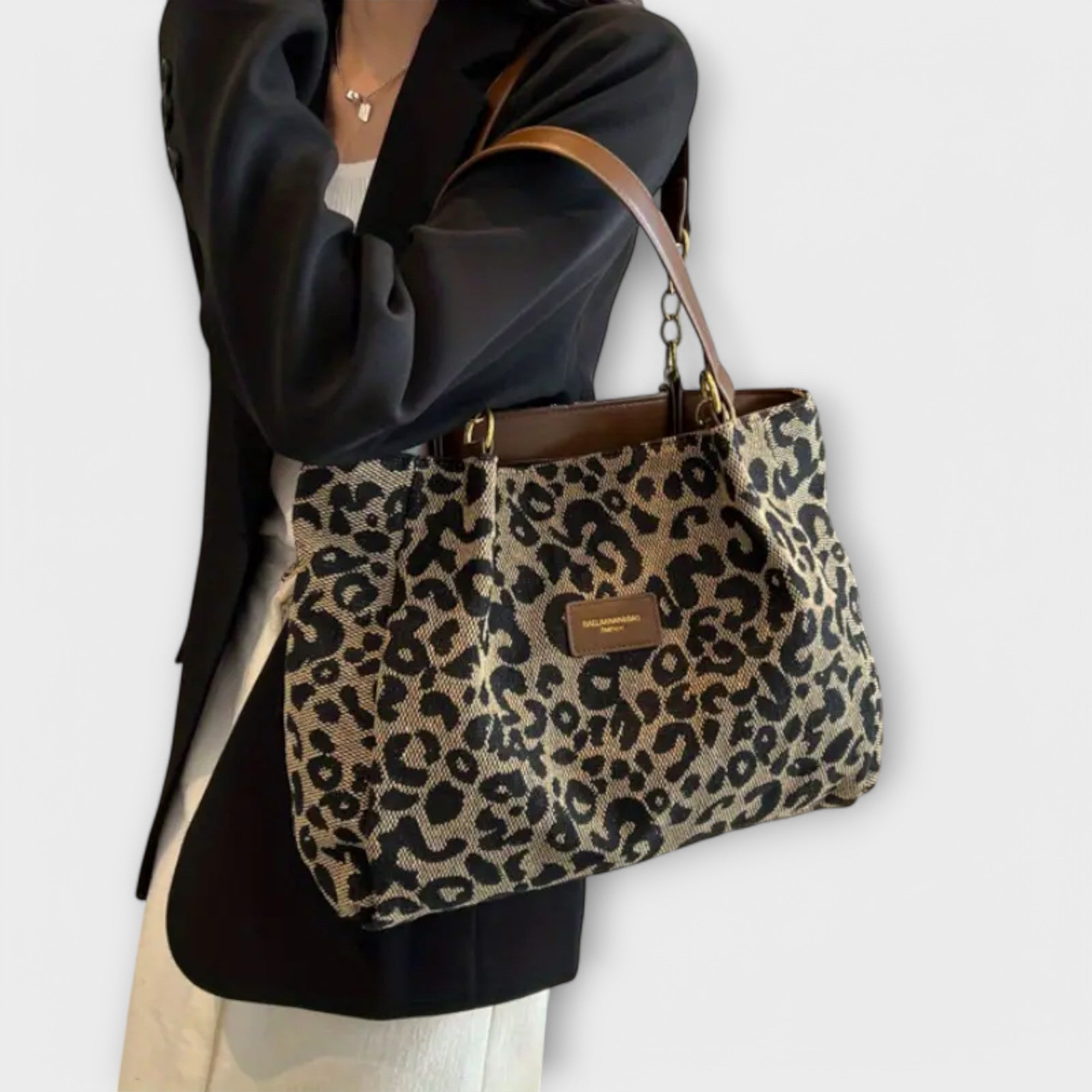 Natalie | Rymlig shopper med leopardmönster