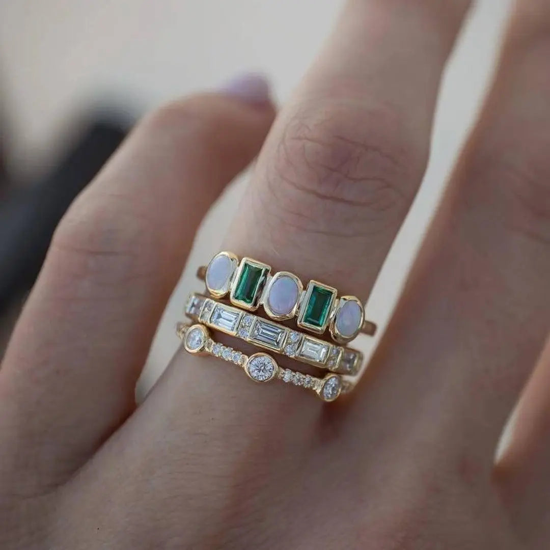 Elena | Ringar med vit och grön opal i vintagestil