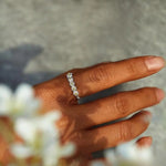 Judith | Justerbar ring med handmålad prästkrage