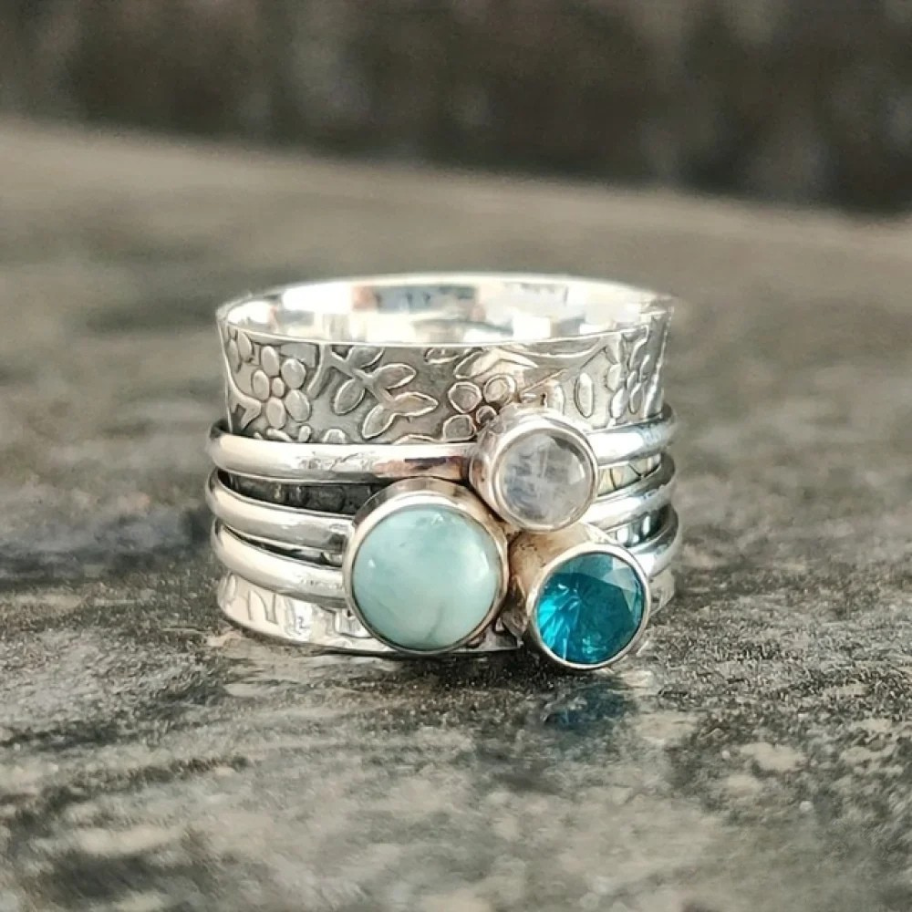 Lisa | Ring med blå natursten i retrostil