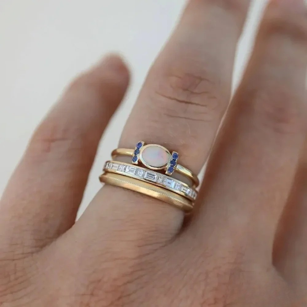 Margareta | Guldfärgat ringset med opal i vintagestil