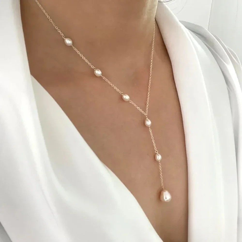 Anne-Sophie | Pärlhalsband med hänge i vintagestil