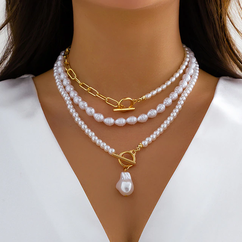 Martina | Pärlhalsband i flera lager med vintagestil