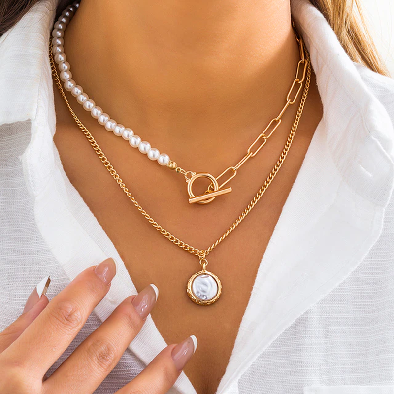 Martina | Pärlhalsband i flera lager med vintagestil