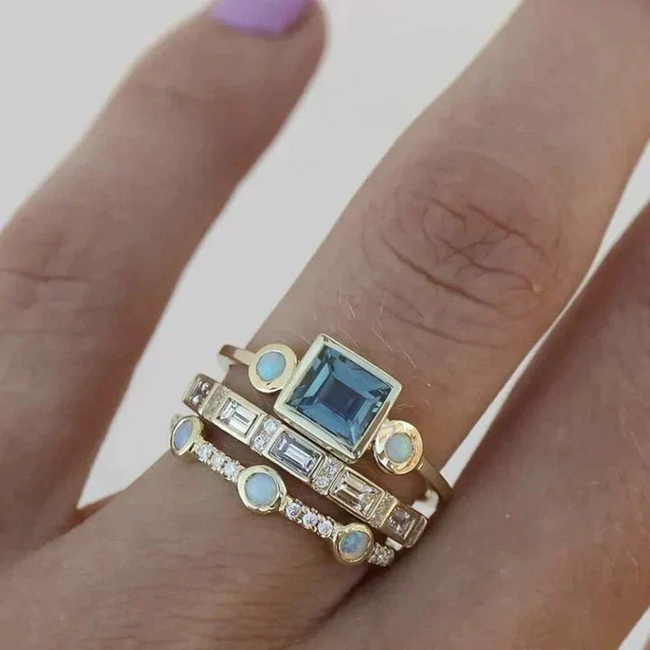 Charlotte | Ring med blå kristaller i vintagestil