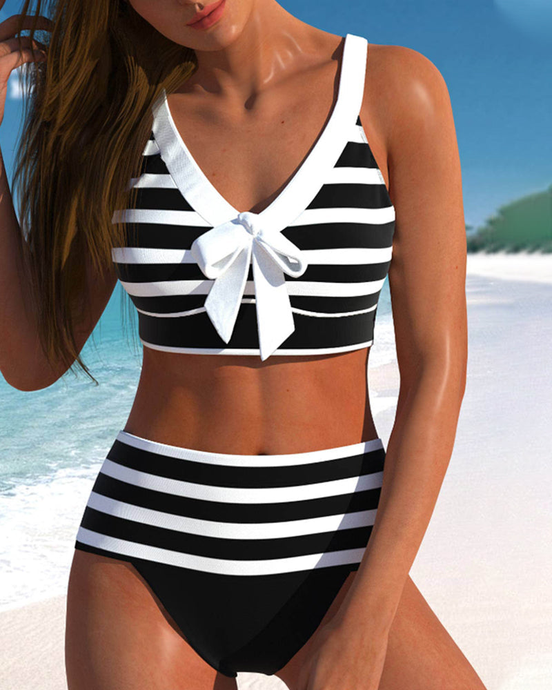 Margaretha | Svartvit randig bikini med hög midja