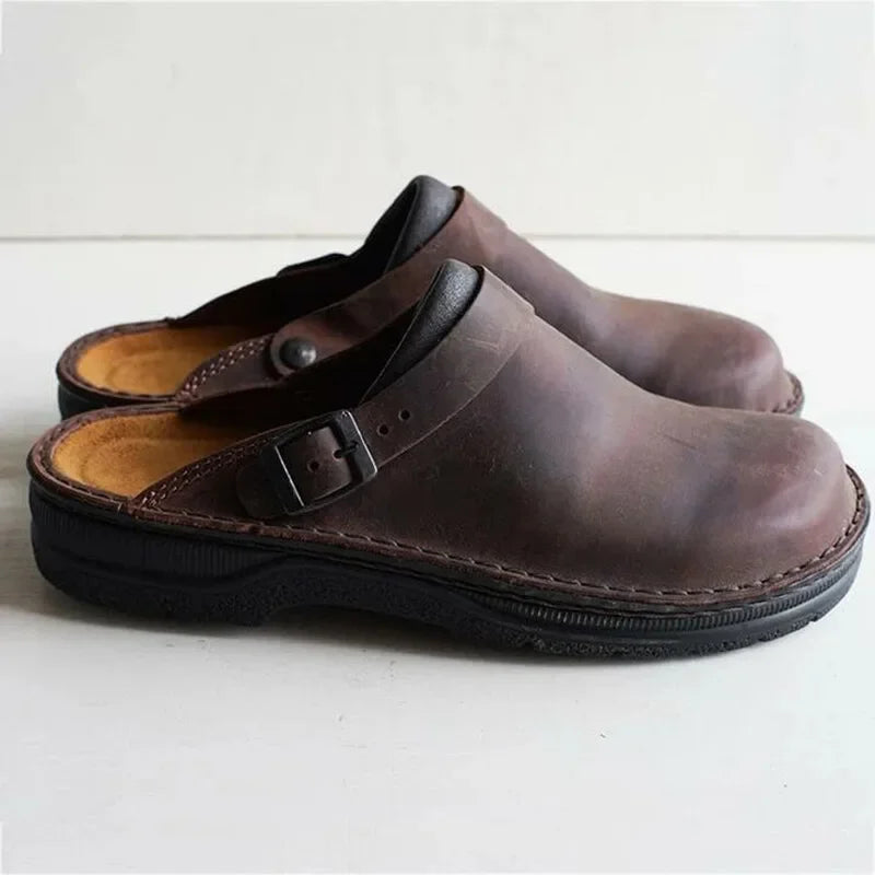 Annette | Lediga slip-on-skor med justerbar rem