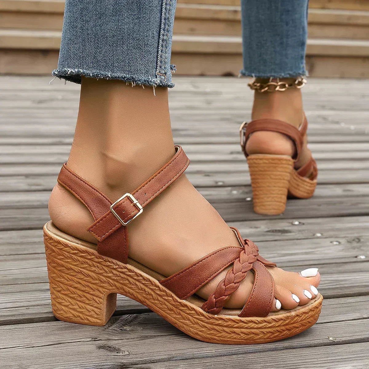 Liselotte | Flätade sandaler med blockklack