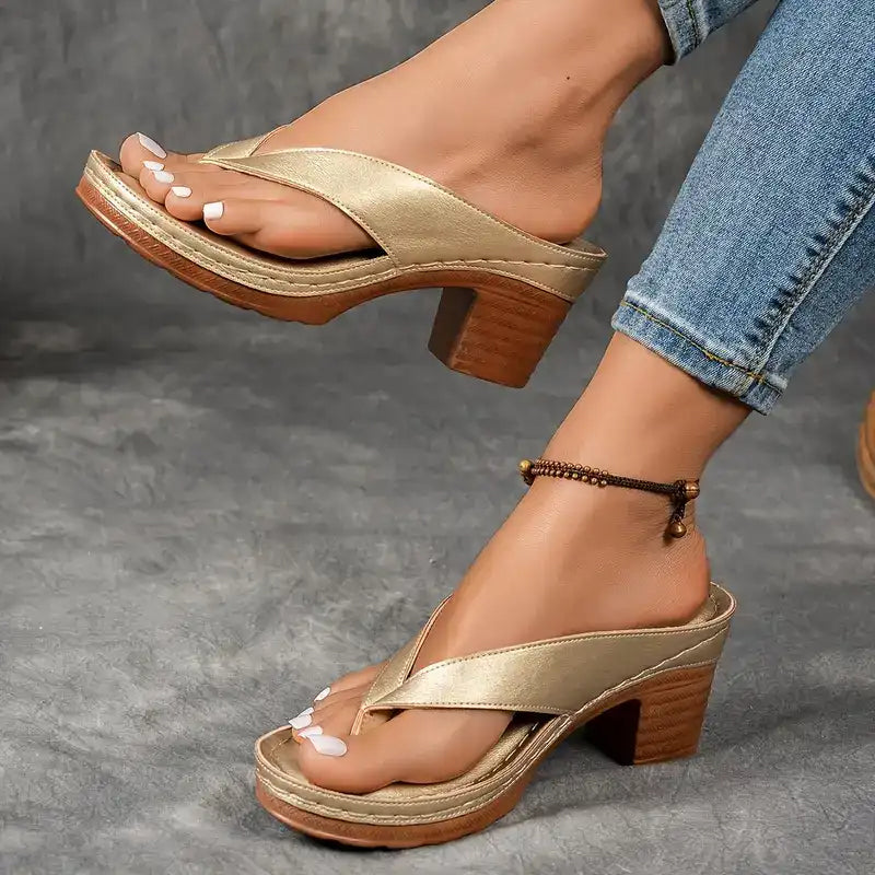 Larissa | Sandaler med tåring och låg blockklack