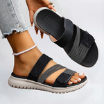 Miriam | Rymliga sandaler med justerbar kardborre