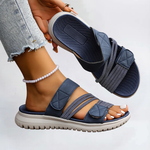 Miriam | Rymliga sandaler med justerbar kardborre