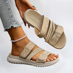 Miriam | Rymliga sandaler med justerbar kardborre