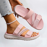 Miriam | Rymliga sandaler med justerbar kardborre