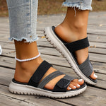 Miriam | Rymliga sandaler med justerbar kardborre