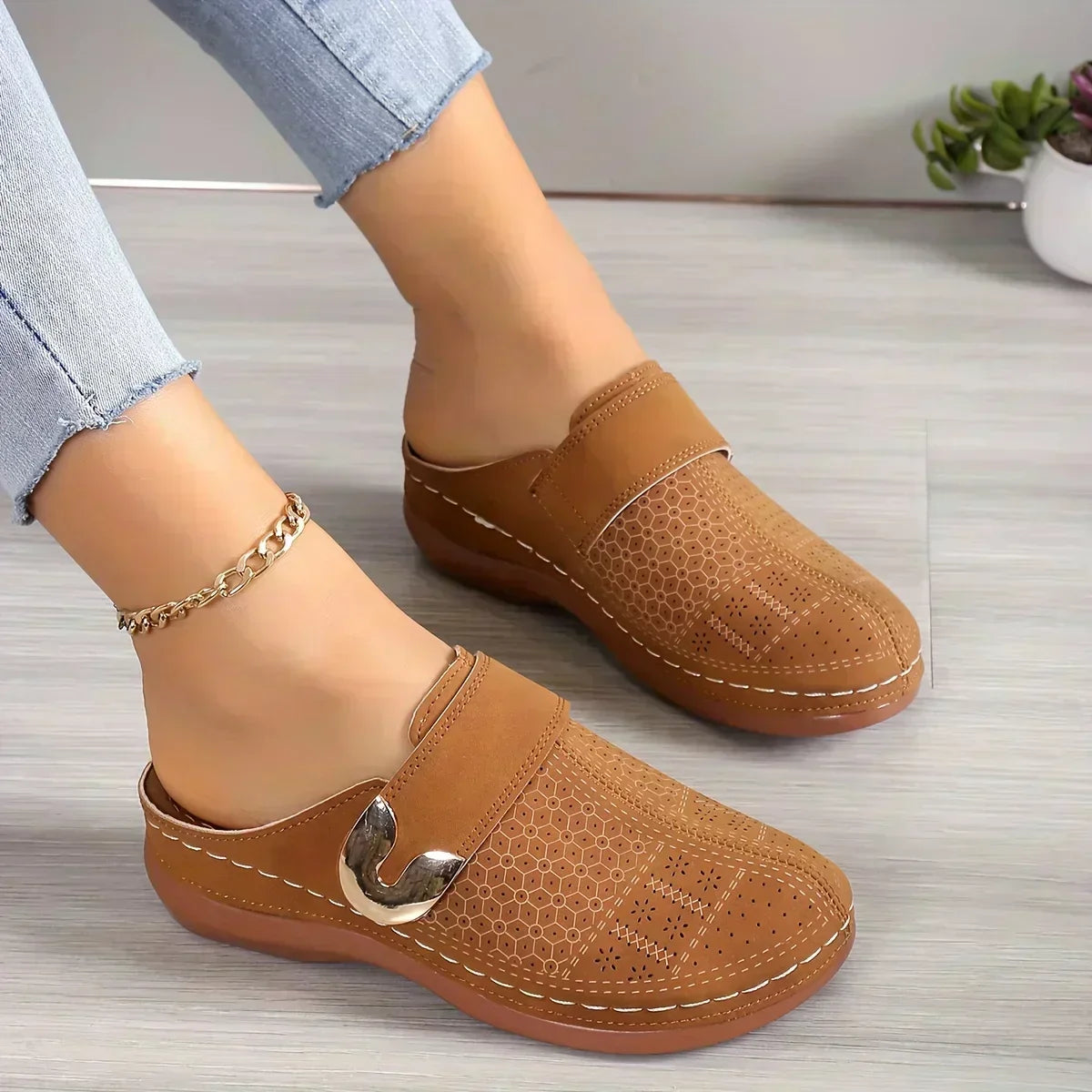 Reinhild | Eleganta sandaler med stödjande kilklack