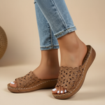Amelie | Sandaler med blommiga utskärningar