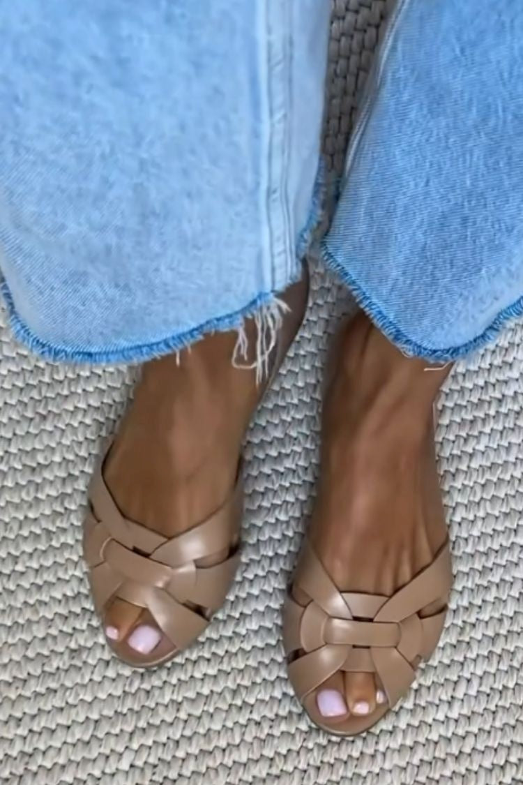 Gisela | Flätade sandaler med naturlig läderkänsla