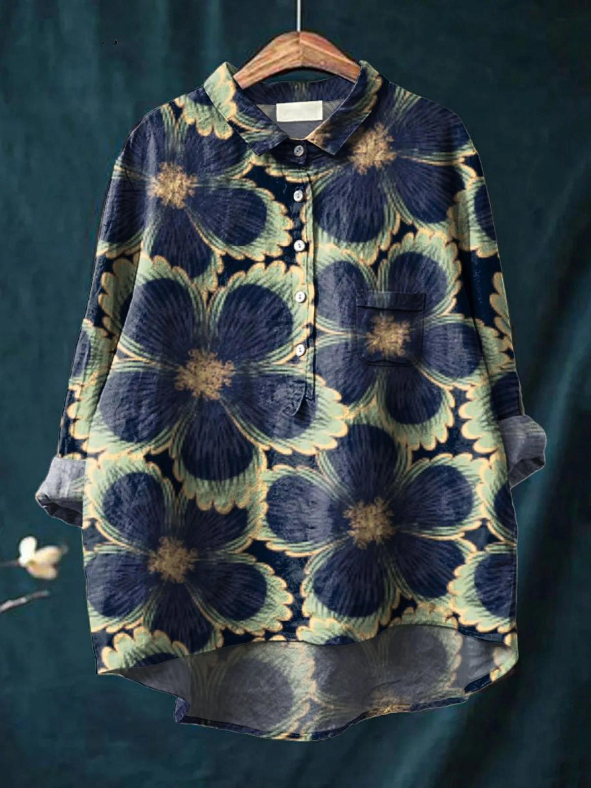 Cäcilia | Ledig blus med vintageblommor