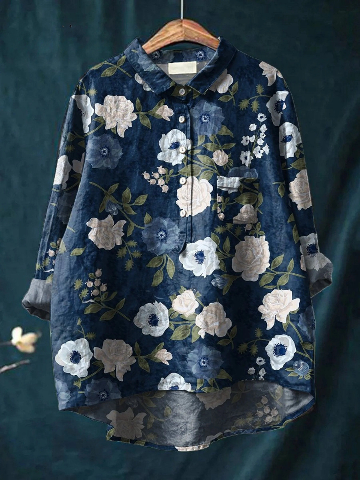 Pia | Blus med konstnärligt blommönster